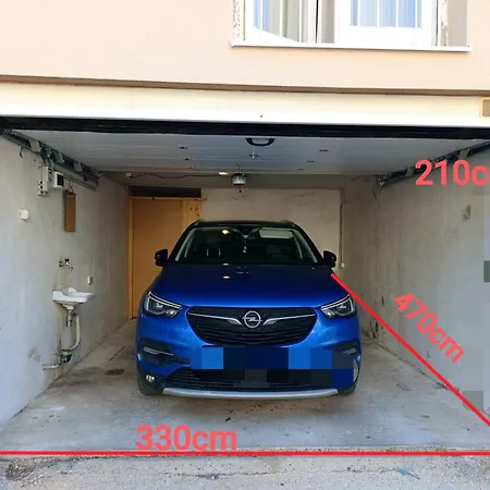 Adriana With Private Garage